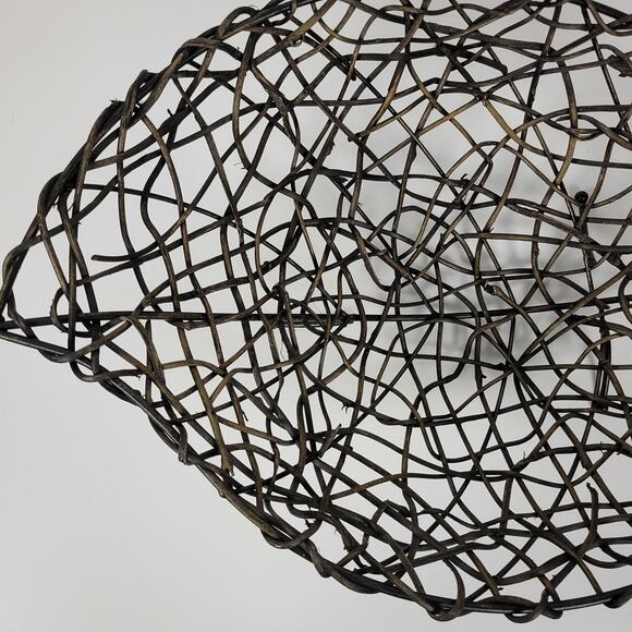 VINTAGE Woven Twisted Vine Leaf Shaped Bowl Basket Table Centerpiece Footed Rare - Picture 11 of 15